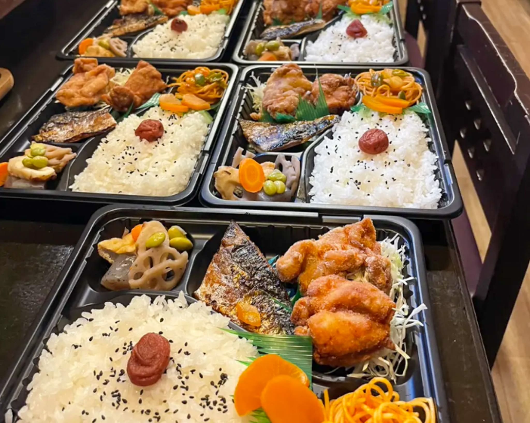 お弁当 くろーばー
